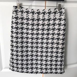 Houndstooth banana republic skirt